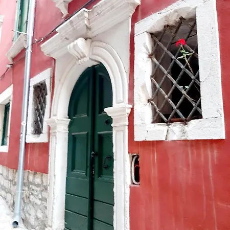 Arco Vecchio Apartment
